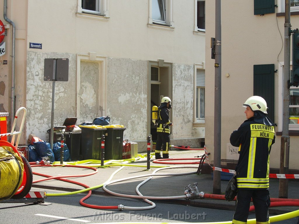 Kellerbrand mit Menschenrettung Koeln Brueck Hovenstr Olpenerstr P026.JPG